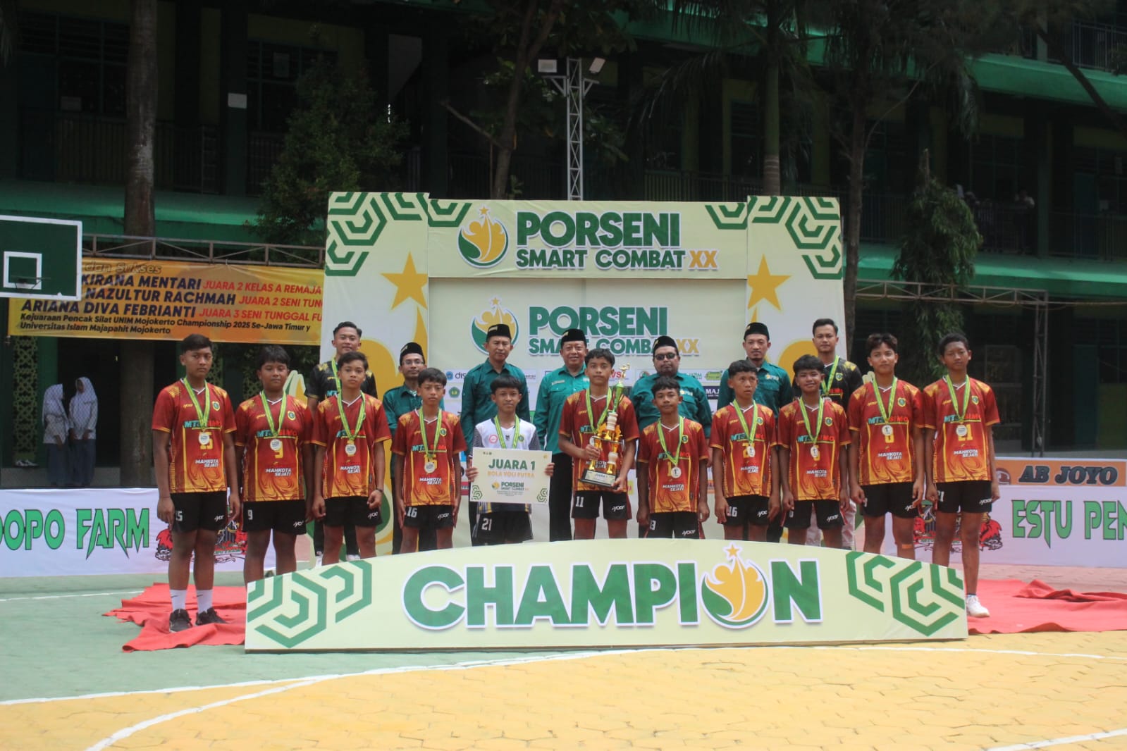Debar Perebutan Juara Futsal Putra di Porseni Smart Combat  MA Matholi'ul Anwar Lamongan
