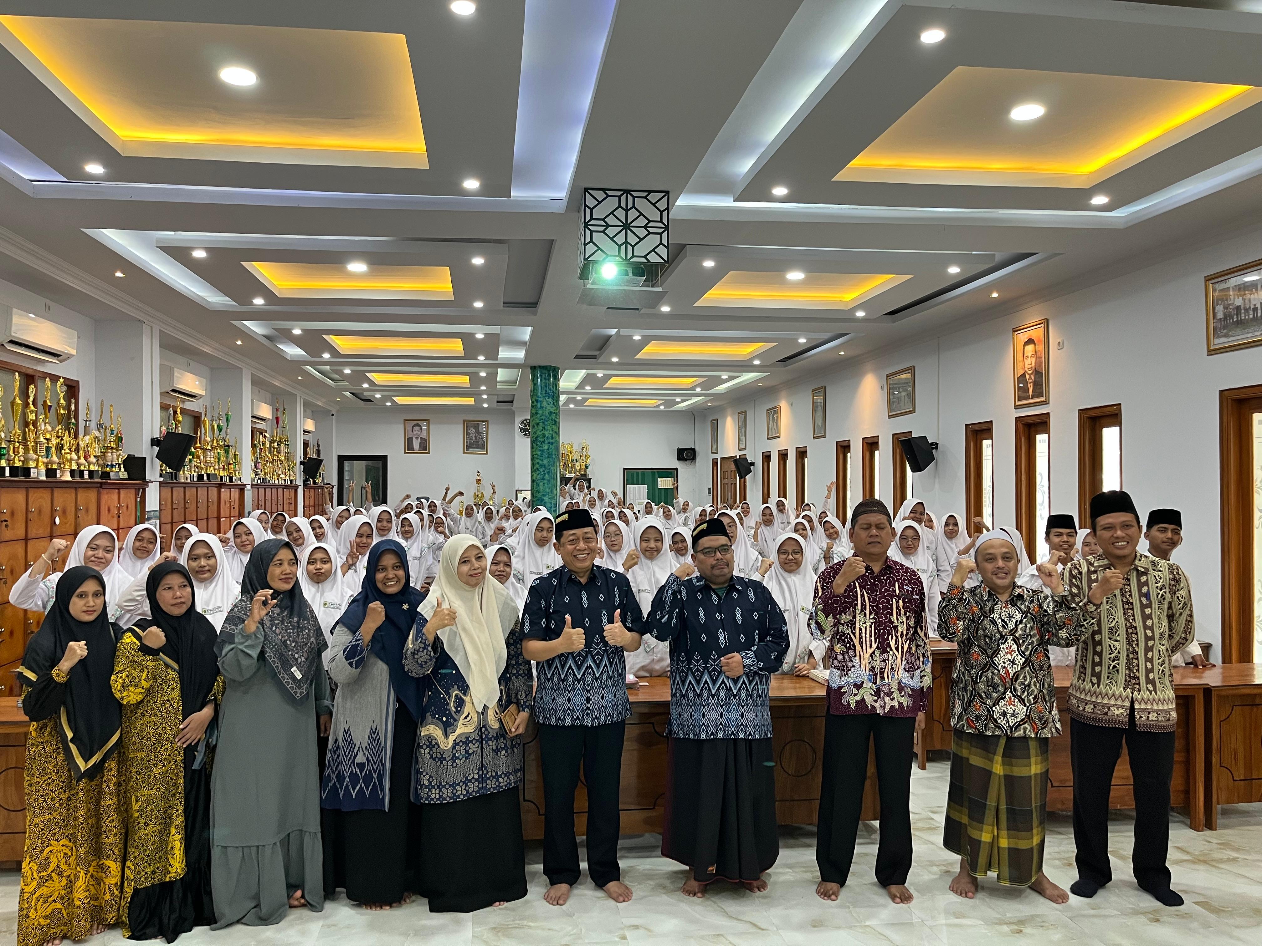 MA Matholi’ul Anwar Gelar: Munaqosyah Tahfizhul Qur’an Gerakan Lamongan Menghafal Al-Qur’an (GLMQ)